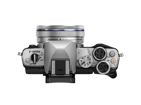 Olympus E-M10 Mark II + 14-42mm, silver.Picture5